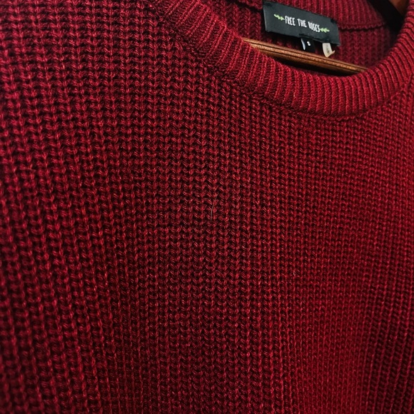 Free the Roses Burgundy Double Fringe Hem Size Small - Picture 5 of 5